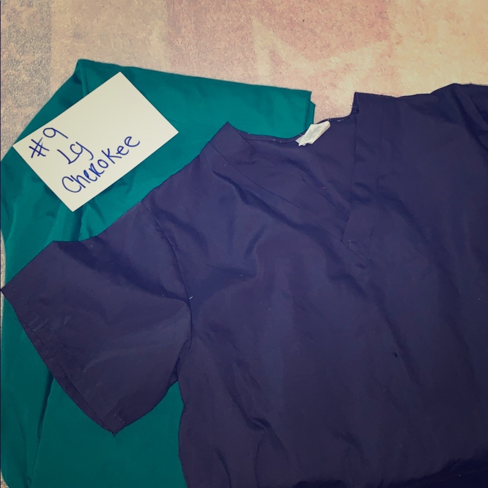 Scrubs great condition